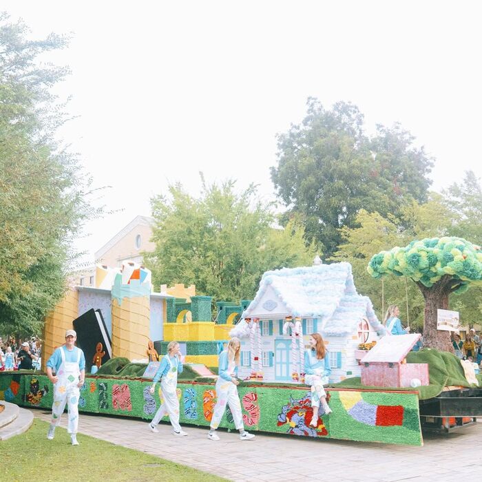 Phi Kappa Chi Homecoming float