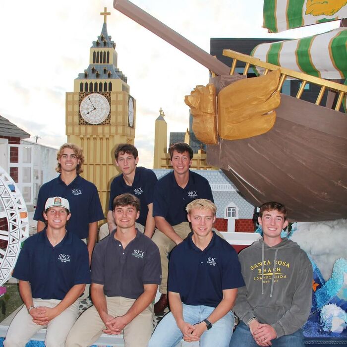 Phi Kappa Chi Homecoming float