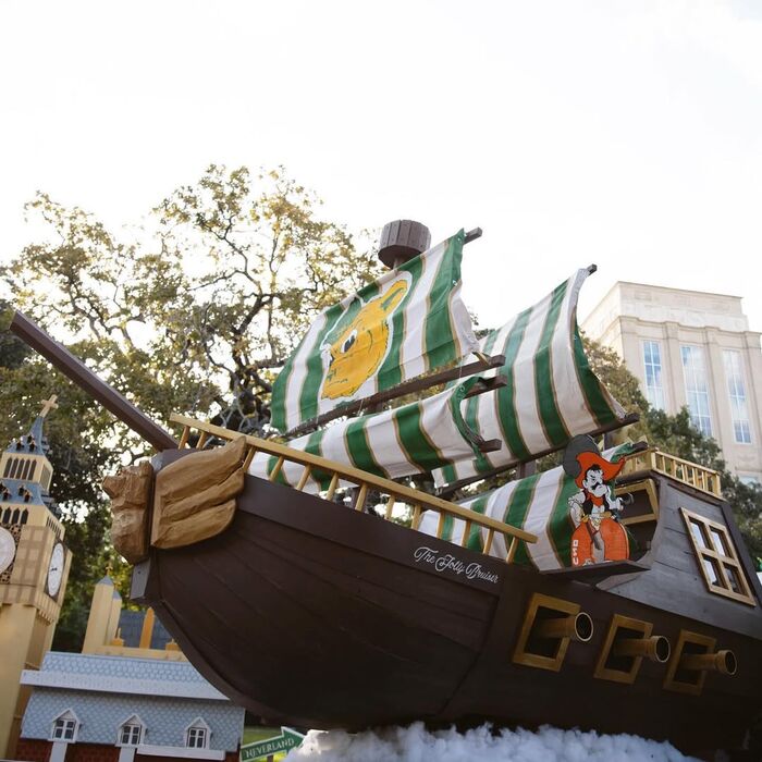 Phi Kappa Chi Homecoming float